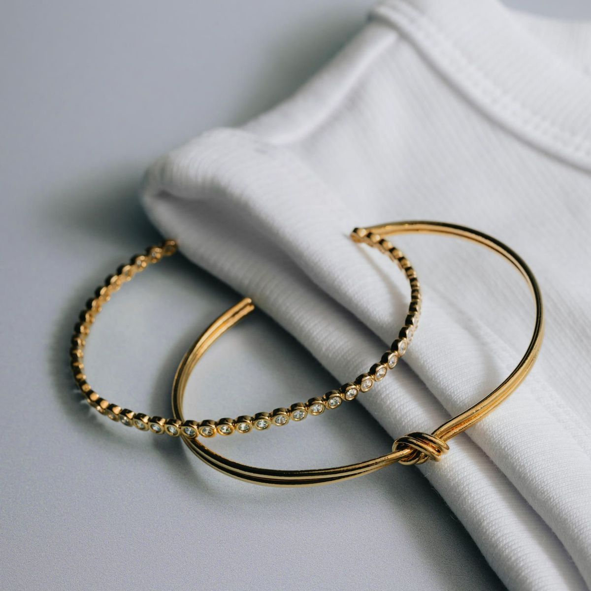 40049 Linear Knot & Crystal Bangle 2 pack - Pale Gold
