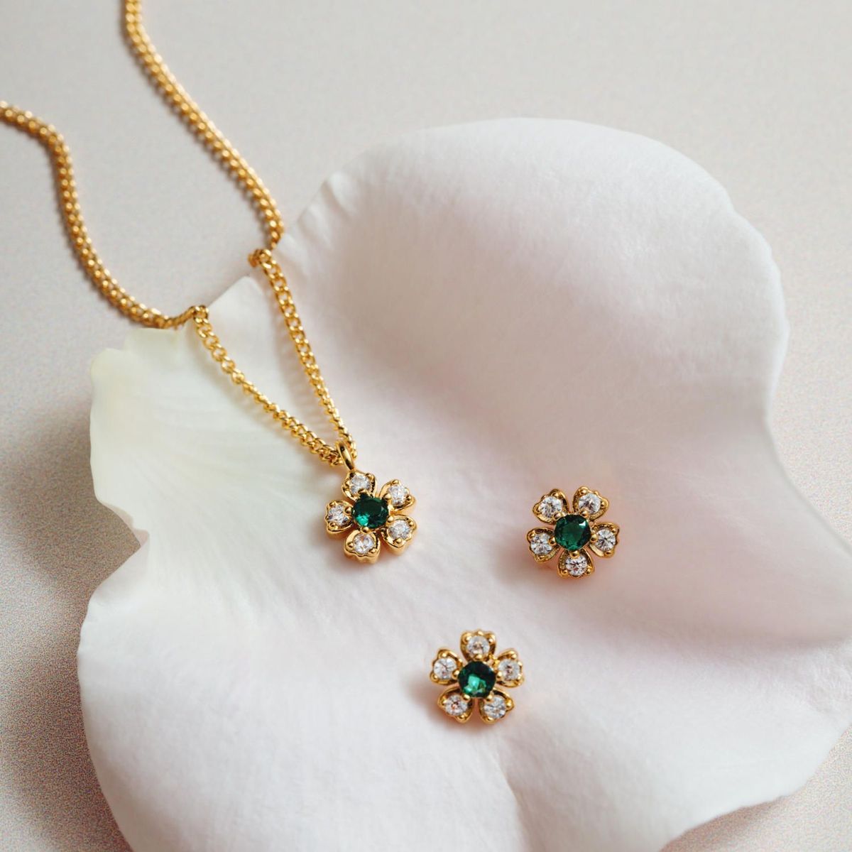 40103 Crystal & Emerald Flower Charm Necklace 